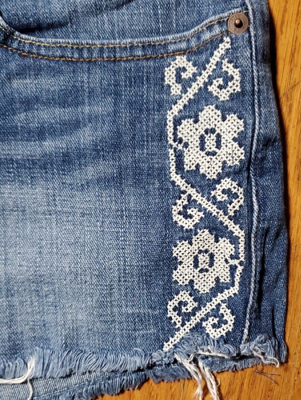 Lucky Brand Blue Denim Shorts with Rosewood Embroidered Pattern - Picture 4 of 14